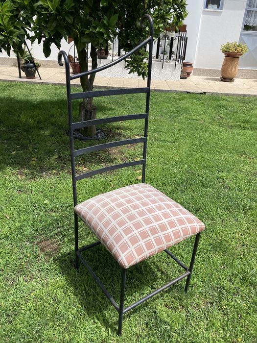 Mesa de jardim robusta