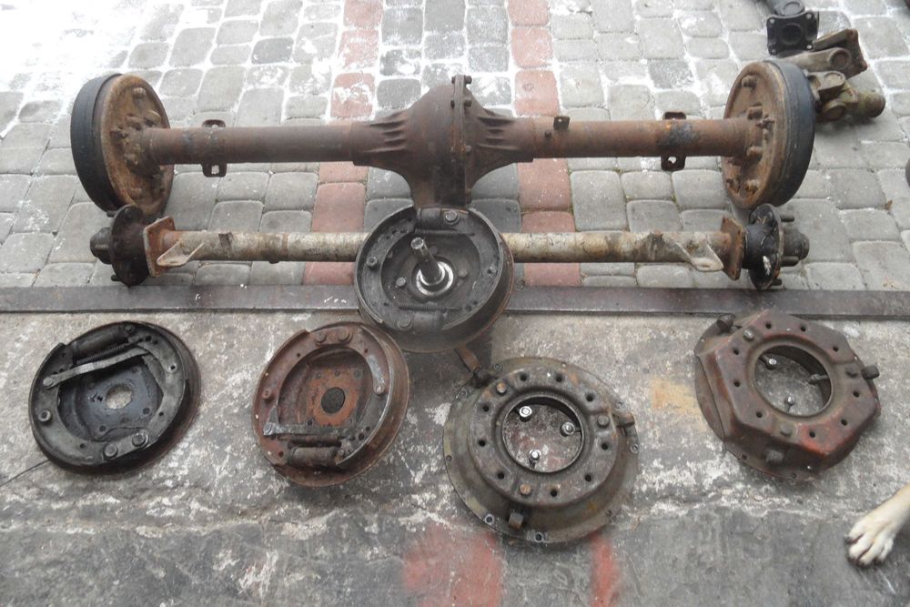 Oś do przyczepy jednoosiowej dwuosiowej