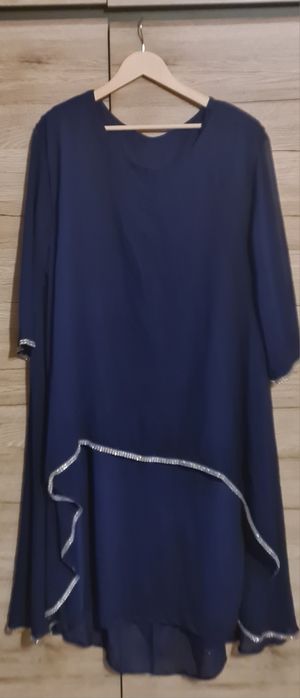 Elegancka  duża sukienka