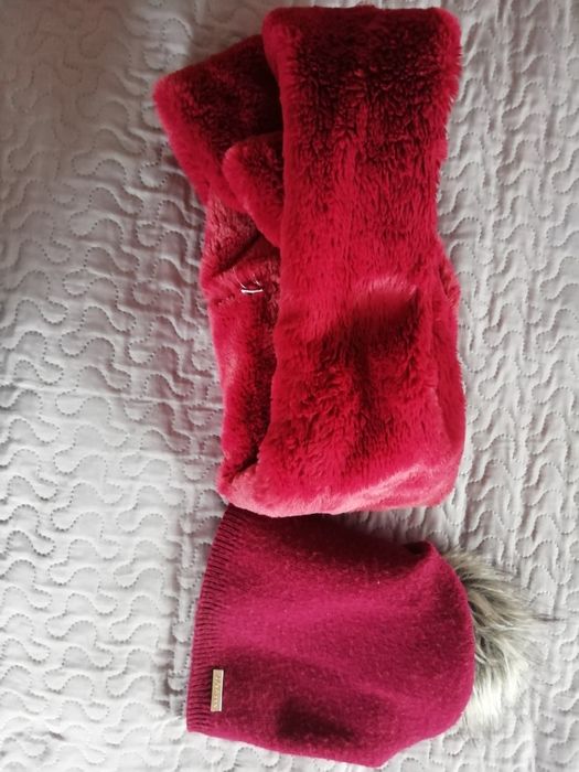 Czapka i komin damska bordowy kolor