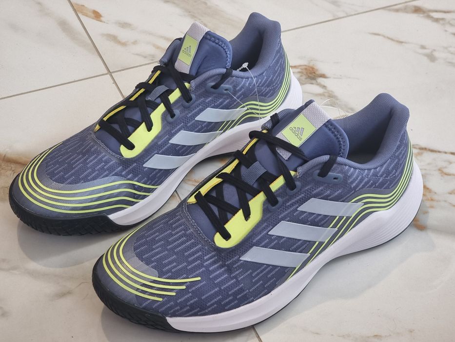 Оригінал 100% кросівки Adidas Novaflight EUR 42.5