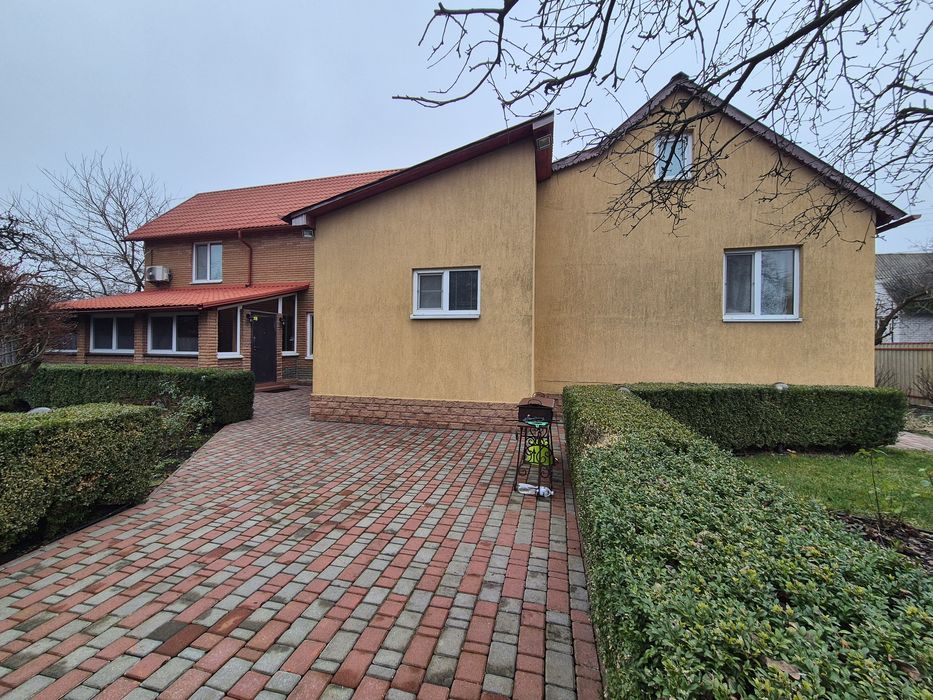 Продаж будинку в с. Рожни