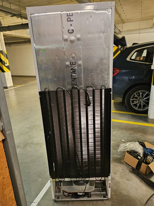 Lodówka Whirpool, mało używana.