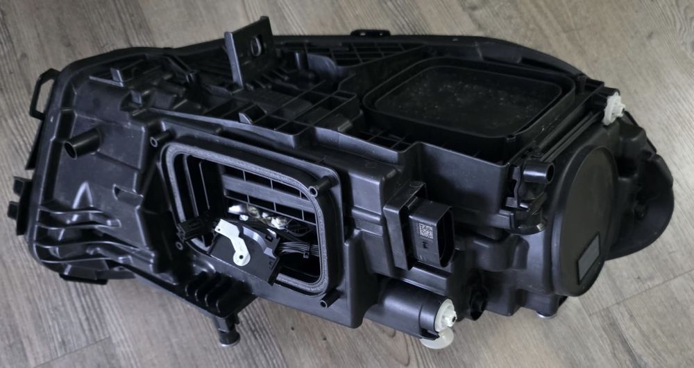 Farol Mercedes class A w177