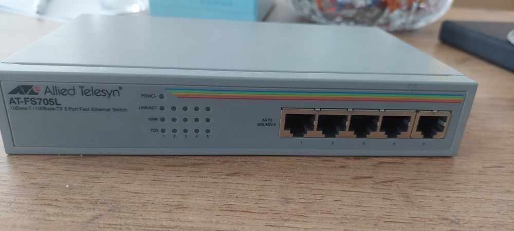 Switch Allied Telesis AT-FS705L 5×10/100 Mbps