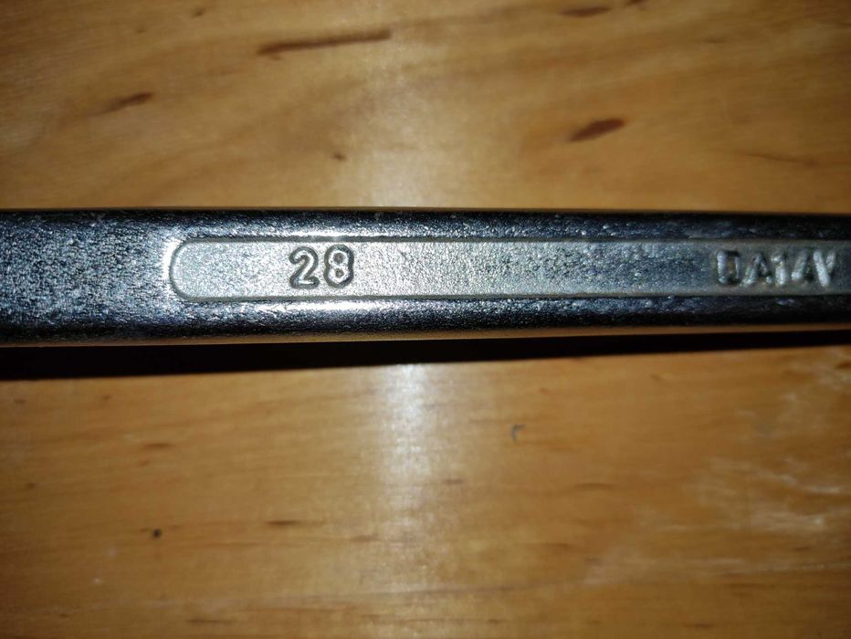 Klucz fajkowy 25/28 solidny