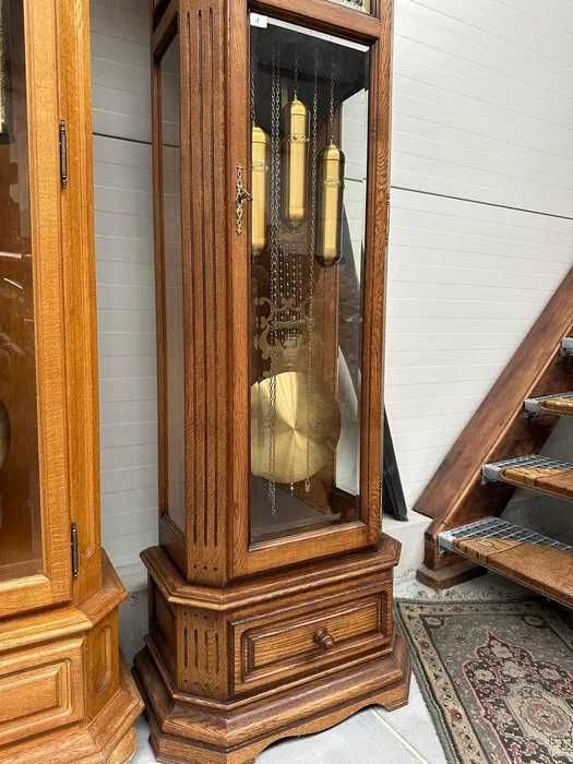 Zegar numer 1 - Piękny, kwadransowy zegar stojący.