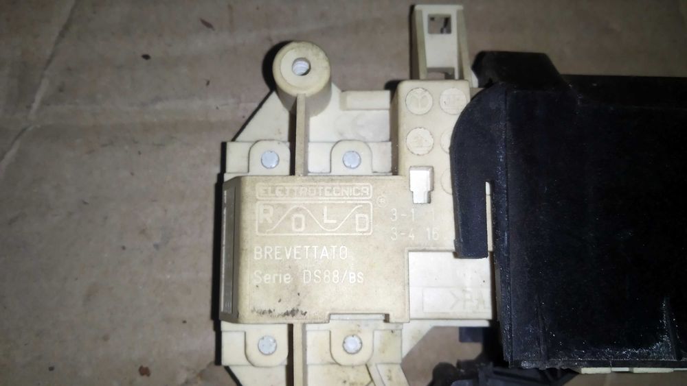 Электрозамок (УБЛ) стиральной машины Siemens Siwamat 5103