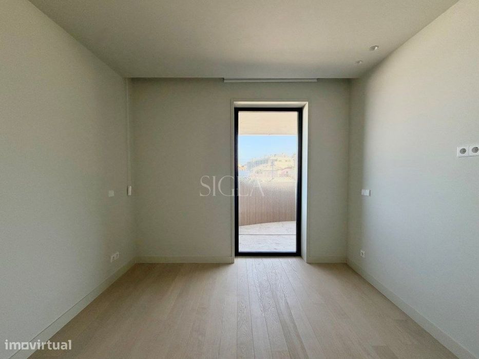 T1 em Primeira Linha de Mar