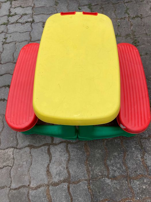 Mesa de plástico infantil