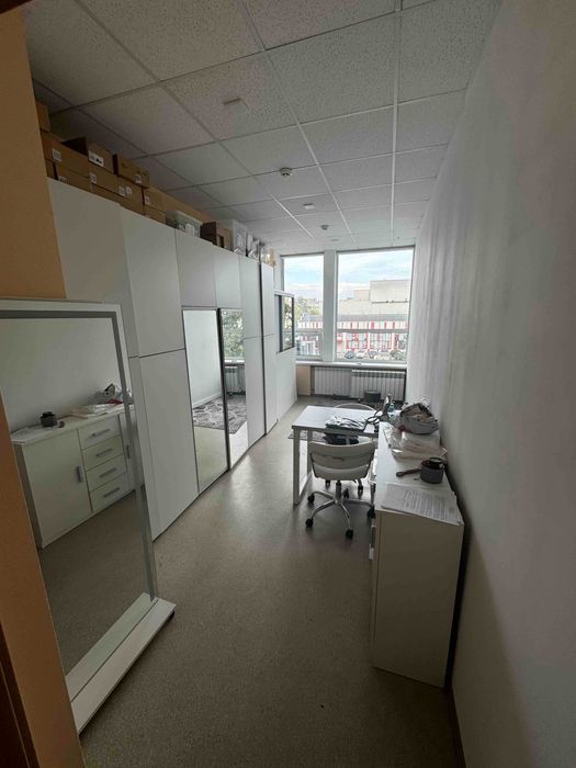 Оренда офіс 16м2 , м.Лівобережна в БЦ Армарис. ГЕНЕРАТОР Лівий берег