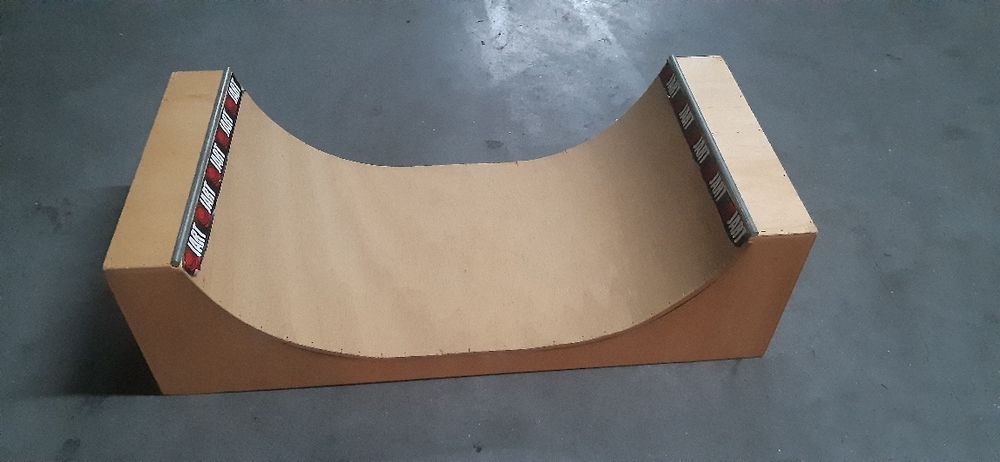 Rampa de skates de madeira