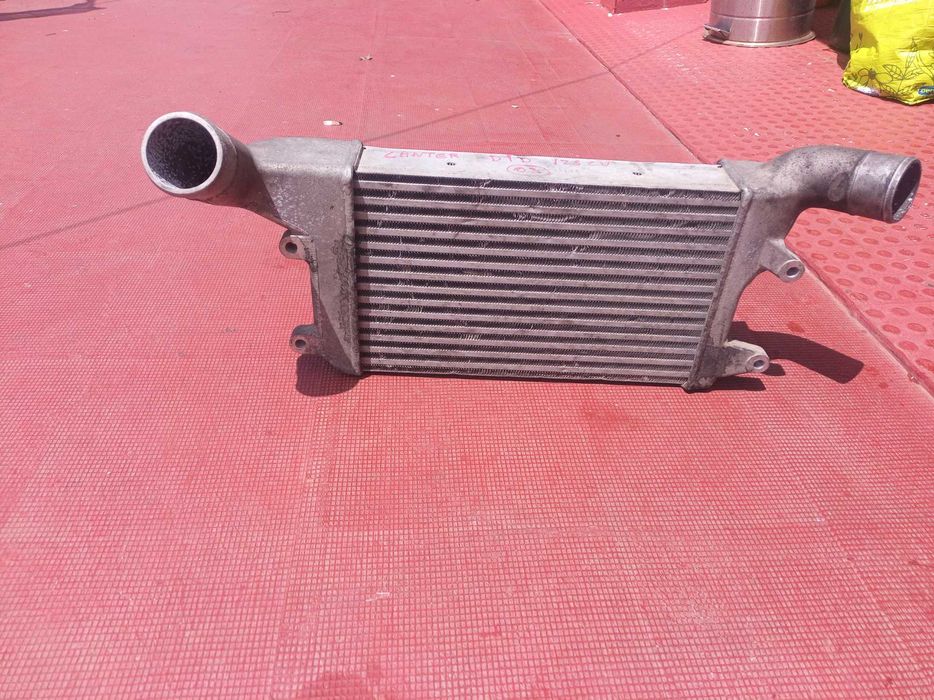 Vendo radiador de interculho das carrinhas Canter 3.100 cilindrada 125 CV