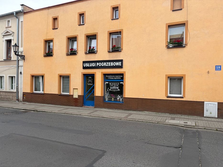 Mieszkanie w centrum z dużą komórką do remontu.