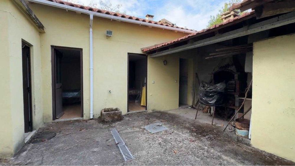 Moradia T5 + Garagem em Outeiro da Castanheira - Tábua