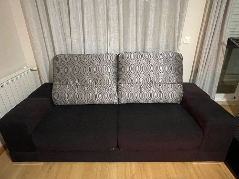 Sofá com  4 puff's integrados