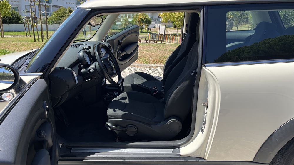 MINI One 1.6 2011 gasolina 182000km (LER descricao)