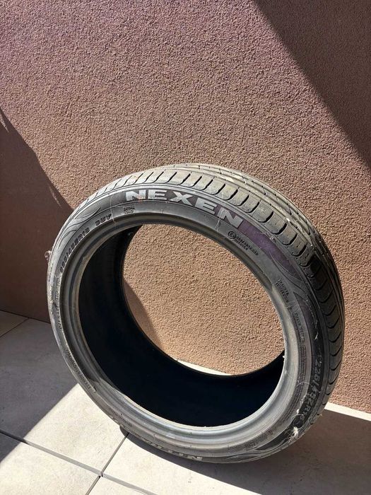 Um pneo Nexen nfera su1 255 / 45z  / r18 / 95y extra load