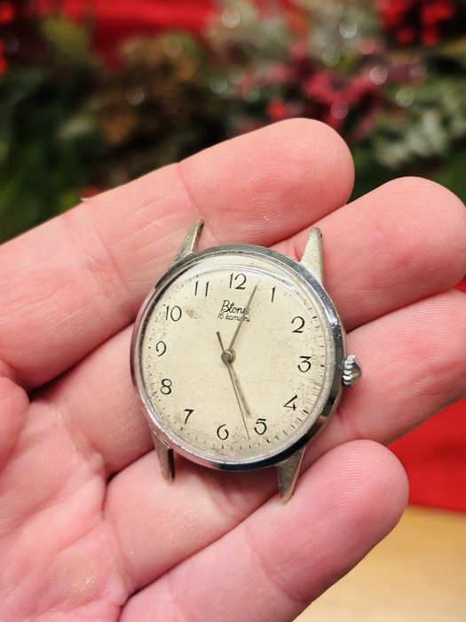 Zegarek Błonie 16 kamieni