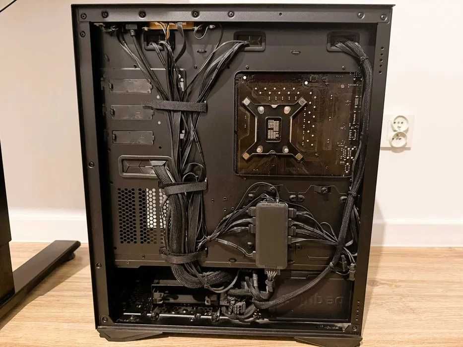 Komputer gamingowy i5-12400F RTX 3060 16GB 1TB SSD + 2 monitory
