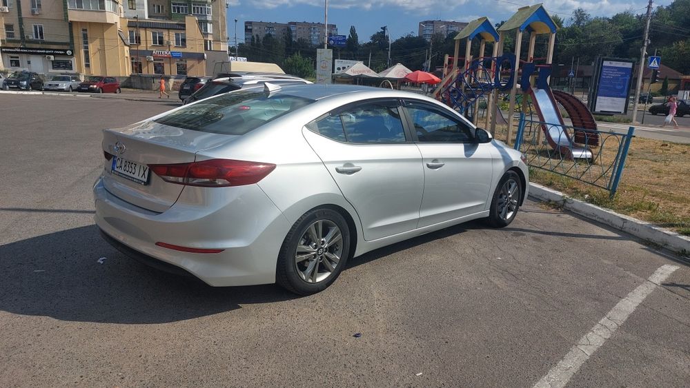 Hyundai Elantra 2018 рік.