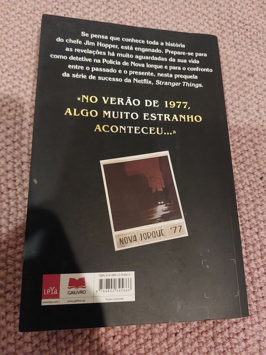 Livro Stranger Things Nova Iorque sob trevas