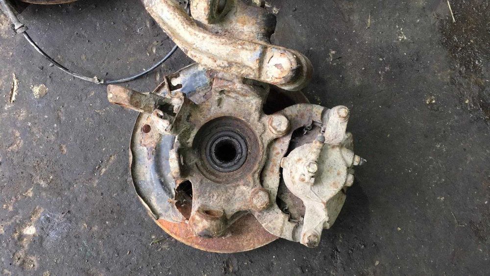 Поворотний кулак цапфа ступиця передні Nissan Primera P12 Lucas 2596/1