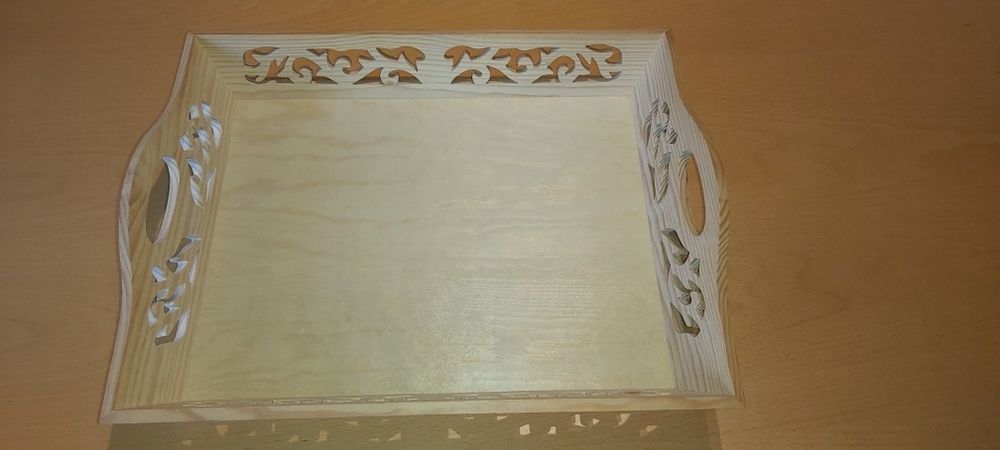 Tabuleiro em madeira novo.64751145256834121