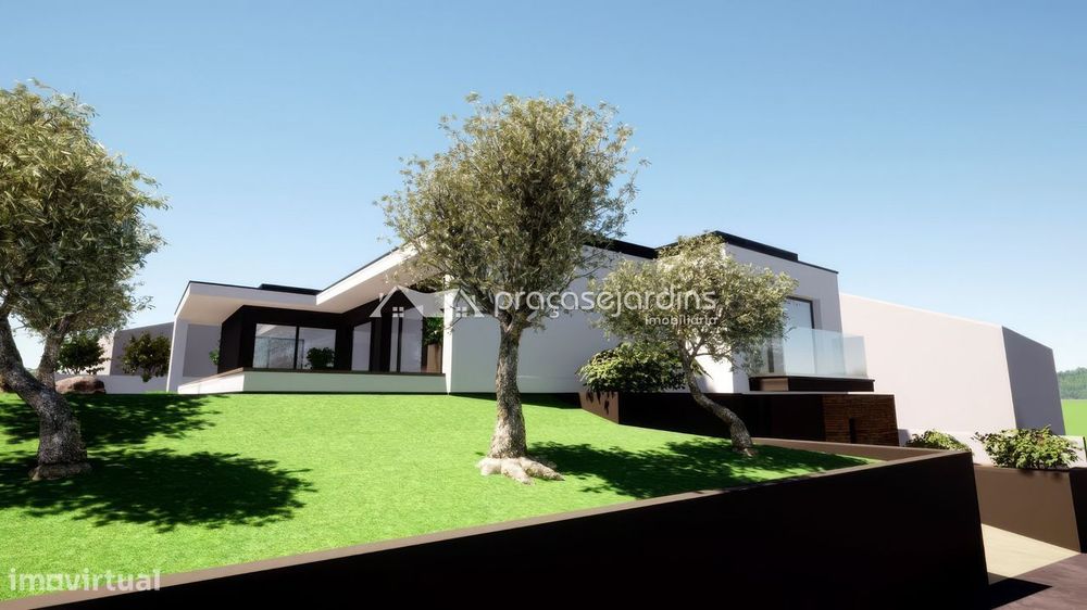 Moradia T4 em Construção com Terraço e Garagem entre Leiria e Batalha