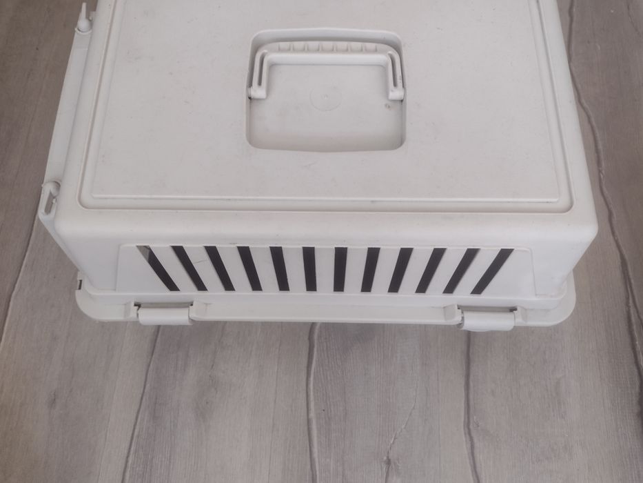 Sprzedam transporter dla kota wysokość 32 cm szerokość 46x32 cm