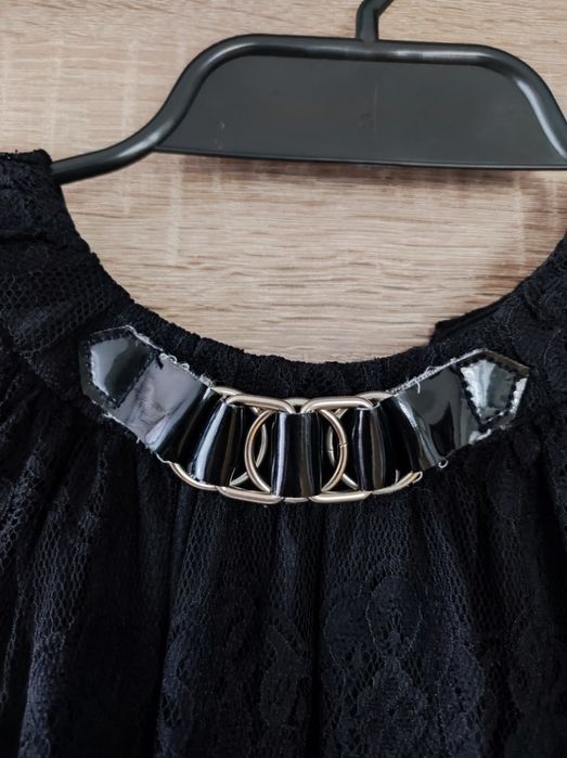 Czarna koronkowa bluzka bez rękawów rozm 38