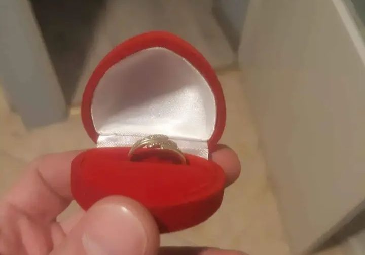 Okazja Pierścionek Zareczynowy