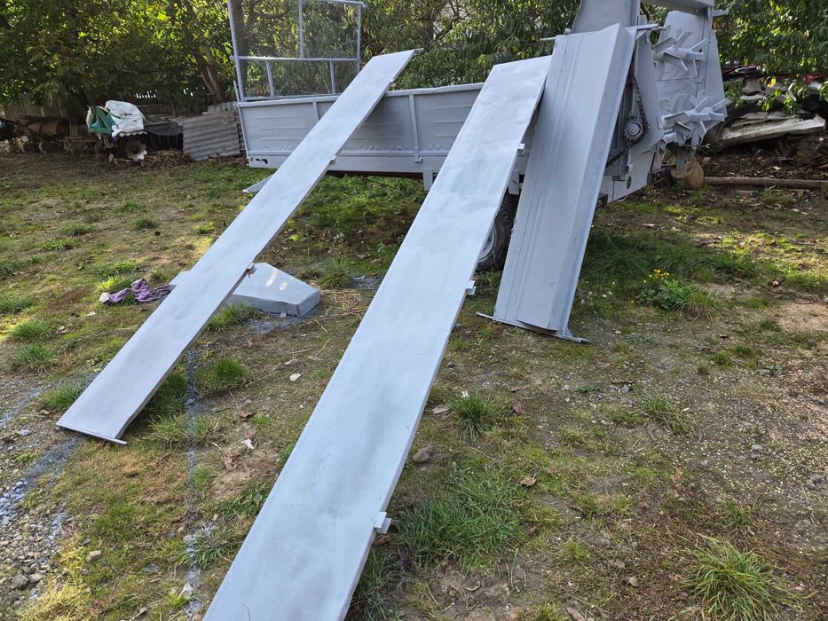 przyczepa rozrzutnik obornika kompletny