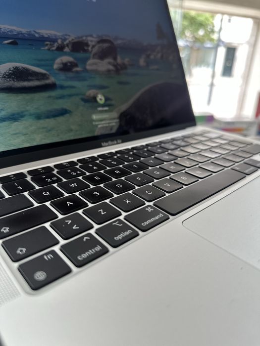 Macbook Air 2020 M1 ( 24 meses Garantia )