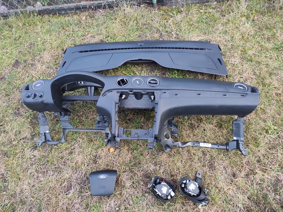 Konsola pulpit Ford Galaxy MK3 S-max poduszki pasy pulpit czarny