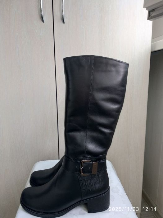 Сапоги женские  зимние кожаные новые