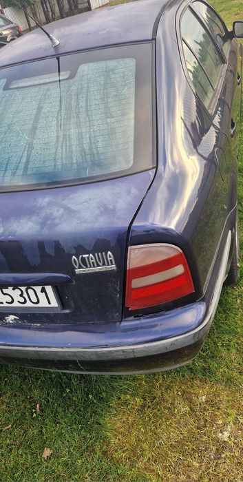 Sprzedam Skodę Octavię 1.8t b+g sprawna do poprawek