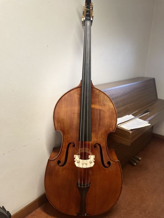 Contrabaixo de Cordas
