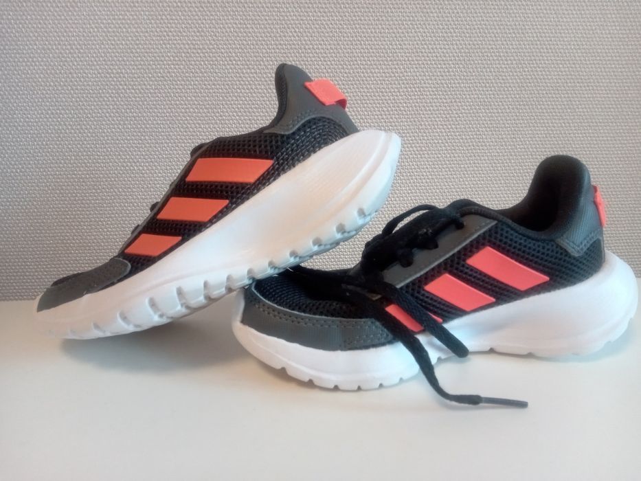 Дитячі кросівки Adidas Tensaur Run 28 розмір 17,5 см