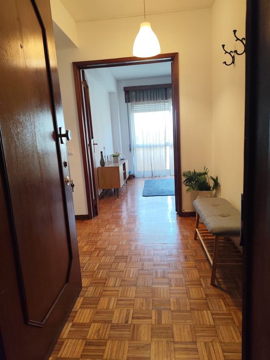 Aluga-se apartamento / quartos , no centro de Viseu totalmente mobilado e equipado.