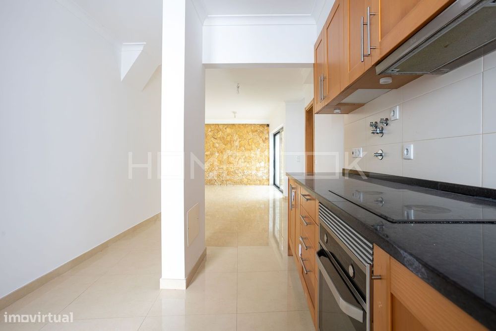 T3+1 + terraço + vista mar + proximidade da praia