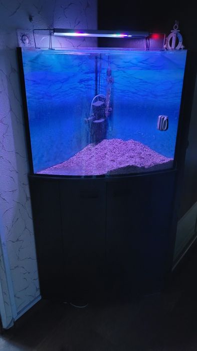 Угловой аквариум с тумбой