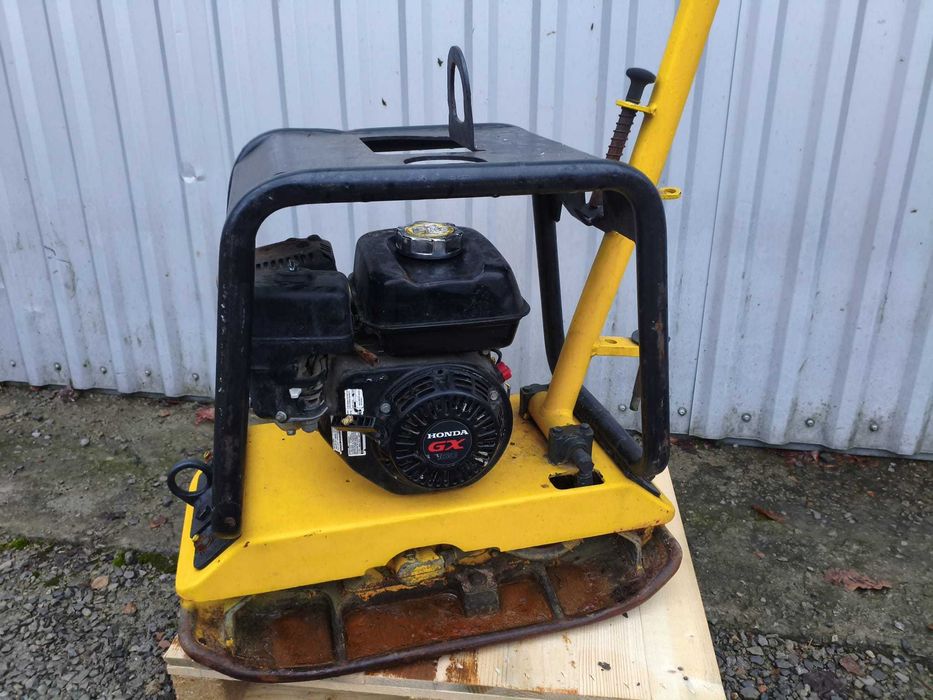 Zagęszczarka rewersyjna Wacker DPU2440 Honda 160kg