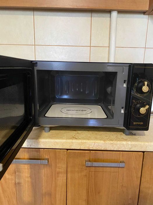 Мікрохвильова піч Gorenje MO 4250 CLB