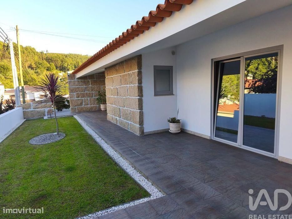 Moradia térrea T4 em Cristelos, Boim e Ordem de 348,37 m2
