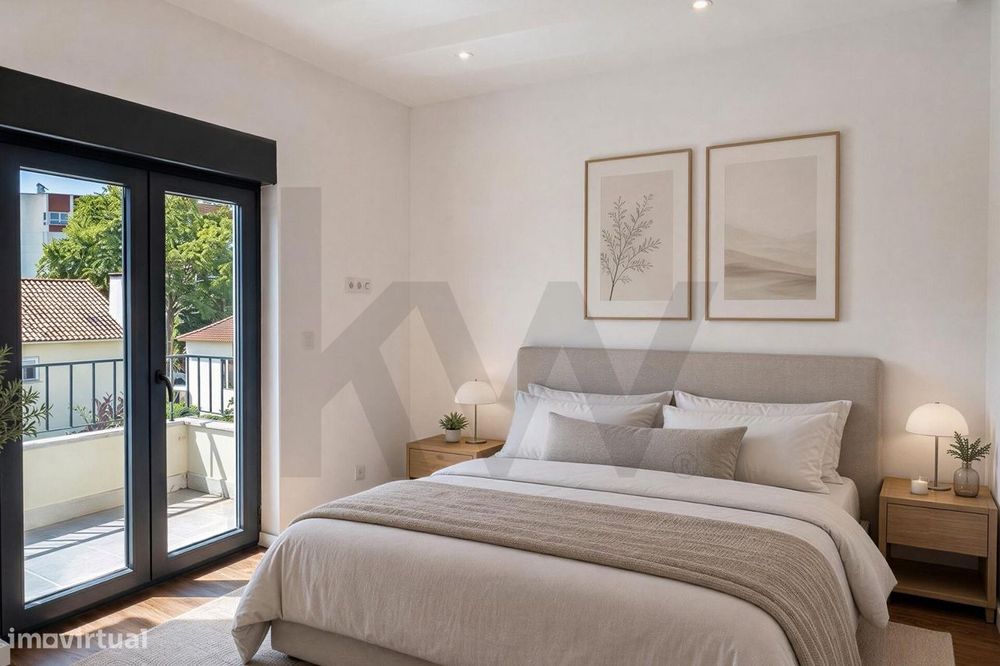 Charmosa Moradia T5 com Jardim Totalmente Remodelada -  Sassoeiros, Ca