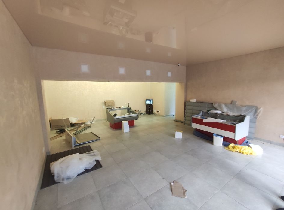 Магазин, комерційна нерухомість