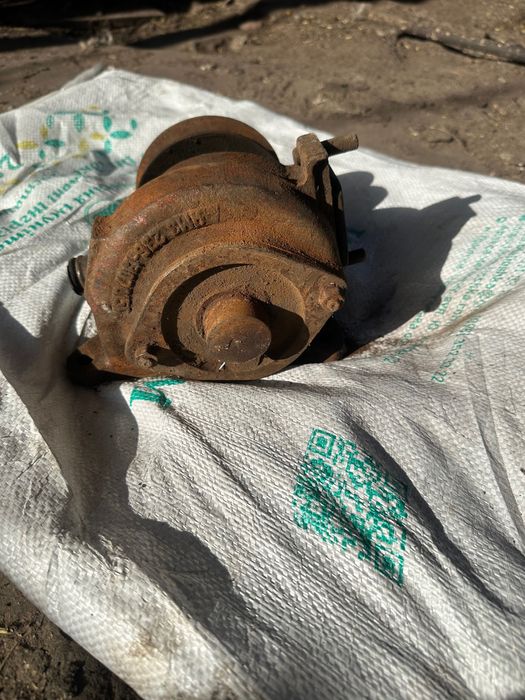 Помпа ямз (Водяний насос)