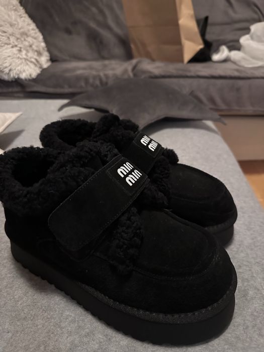 Женские лоферы Miu Miu из натурального меха