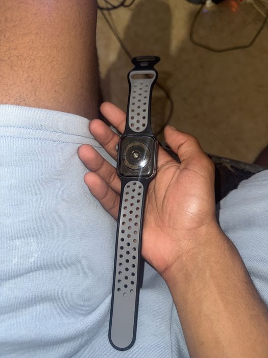 Apple Watch Series 5 GPS 44mm A2093 – Bateria 100% – Excelente Estado